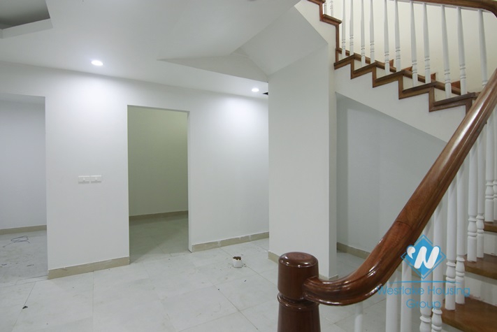 Villa with 4 bedrooms for rent in Vinhome  Riverside Long Bien, Hanoi.